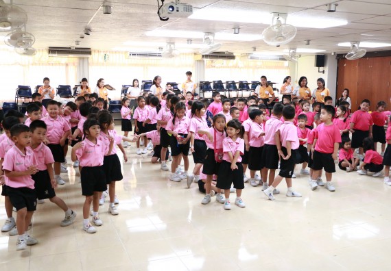 ภาพกิจกรรม คณะวิทยาศาสตร์และเทคโนโลยี จัดกิจกรรมค่ายวิทยาศาสตร์โรงเรียนสาธิตฯ ระดับชั้นอนุบาล