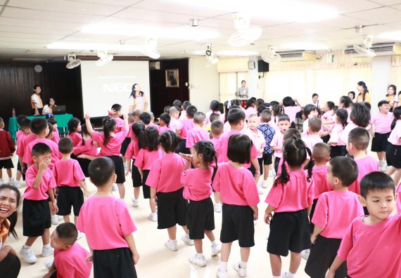 ภาพกิจกรรม คณะวิทยาศาสตร์และเทคโนโลยี จัดกิจกรรมค่ายวิทยาศาสตร์โรงเรียนสาธิตฯ ระดับชั้นอนุบาล