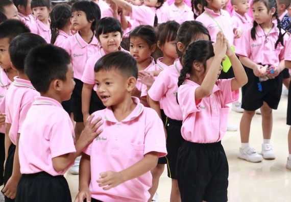 ภาพกิจกรรม คณะวิทยาศาสตร์และเทคโนโลยี จัดกิจกรรมค่ายวิทยาศาสตร์โรงเรียนสาธิตฯ ระดับชั้นอนุบาล