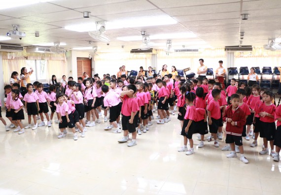 ภาพกิจกรรม คณะวิทยาศาสตร์และเทคโนโลยี จัดกิจกรรมค่ายวิทยาศาสตร์โรงเรียนสาธิตฯ ระดับชั้นอนุบาล