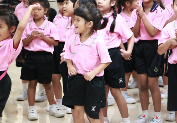 ภาพกิจกรรม คณะวิทยาศาสตร์และเทคโนโลยี จัดกิจกรรมค่ายวิทยาศาสตร์โรงเรียนสาธิตฯ ระดับชั้นอนุบาล