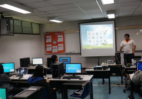 ภาพกิจกรรม โปรแกรมวิชาวิทยาการคอมพิวเตอร์	จัดโครงการเตรียมความพร้อมด้านทักษะทางวิชาชีพสำหรับนักศึกษาหลักสูตรวิทยาการคอมพิวเตอร์