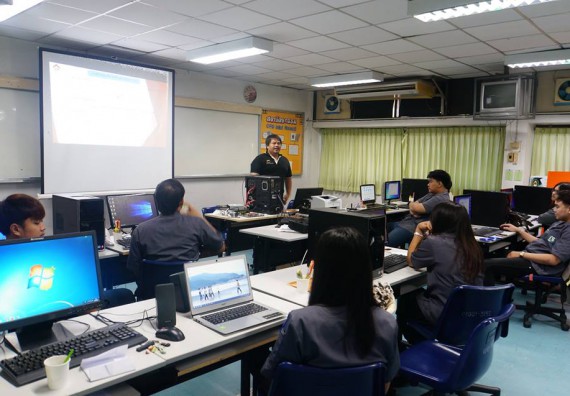 ภาพกิจกรรม โปรแกรมวิชาวิทยาการคอมพิวเตอร์	จัดโครงการเตรียมความพร้อมด้านทักษะทางวิชาชีพสำหรับนักศึกษาหลักสูตรวิทยาการคอมพิวเตอร์