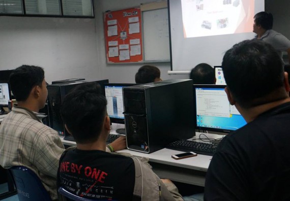 ภาพกิจกรรม โปรแกรมวิชาวิทยาการคอมพิวเตอร์	จัดโครงการเตรียมความพร้อมด้านทักษะทางวิชาชีพสำหรับนักศึกษาหลักสูตรวิทยาการคอมพิวเตอร์