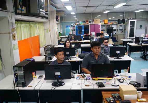 ภาพกิจกรรม โปรแกรมวิชาวิทยาการคอมพิวเตอร์	จัดโครงการเตรียมความพร้อมด้านทักษะทางวิชาชีพสำหรับนักศึกษาหลักสูตรวิทยาการคอมพิวเตอร์