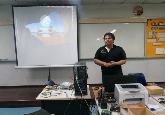 ภาพกิจกรรม โปรแกรมวิชาวิทยาการคอมพิวเตอร์	จัดโครงการเตรียมความพร้อมด้านทักษะทางวิชาชีพสำหรับนักศึกษาหลักสูตรวิทยาการคอมพิวเตอร์