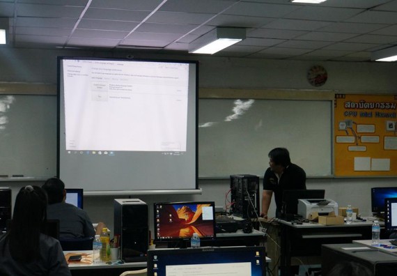 ภาพกิจกรรม โปรแกรมวิชาวิทยาการคอมพิวเตอร์	จัดโครงการเตรียมความพร้อมด้านทักษะทางวิชาชีพสำหรับนักศึกษาหลักสูตรวิทยาการคอมพิวเตอร์