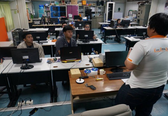 ภาพกิจกรรม โปรแกรมวิชาวิทยาการคอมพิวเตอร์	จัดโครงการเตรียมความพร้อมด้านทักษะทางวิชาชีพสำหรับนักศึกษาหลักสูตรวิทยาการคอมพิวเตอร์