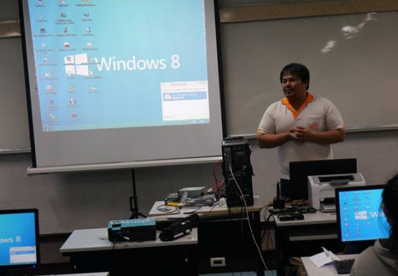 ภาพกิจกรรม โปรแกรมวิชาวิทยาการคอมพิวเตอร์	จัดโครงการเตรียมความพร้อมด้านทักษะทางวิชาชีพสำหรับนักศึกษาหลักสูตรวิทยาการคอมพิวเตอร์