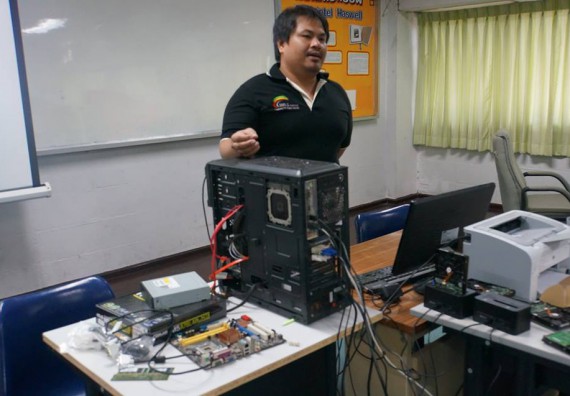 ภาพกิจกรรม โปรแกรมวิชาวิทยาการคอมพิวเตอร์	จัดโครงการเตรียมความพร้อมด้านทักษะทางวิชาชีพสำหรับนักศึกษาหลักสูตรวิทยาการคอมพิวเตอร์