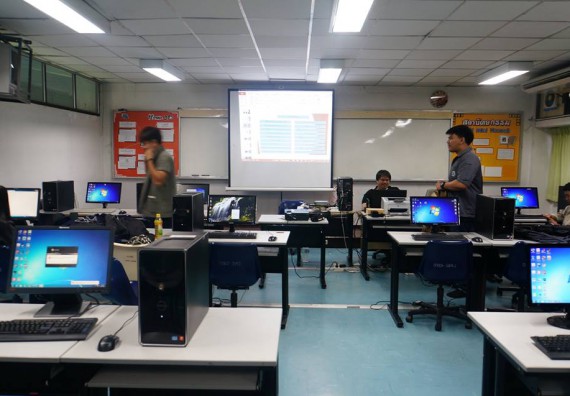 ภาพกิจกรรม โปรแกรมวิชาวิทยาการคอมพิวเตอร์	จัดโครงการเตรียมความพร้อมด้านทักษะทางวิชาชีพสำหรับนักศึกษาหลักสูตรวิทยาการคอมพิวเตอร์