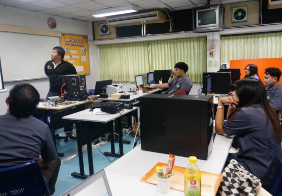 ภาพกิจกรรม โปรแกรมวิชาวิทยาการคอมพิวเตอร์	จัดโครงการเตรียมความพร้อมด้านทักษะทางวิชาชีพสำหรับนักศึกษาหลักสูตรวิทยาการคอมพิวเตอร์