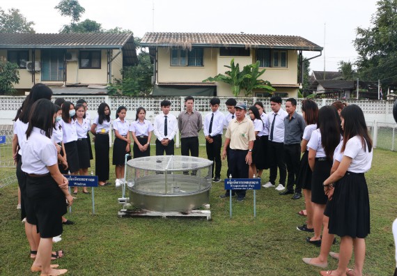 ภาพกิจกรรม โปรแกรมวิชาวิทยาศาสตร์สิ่งแวดล้อม จัดกิจกรรมการเรียนรู้นอกสถานที่ เรื่อง การตรวจวัดสภาพภูมิอากาศ