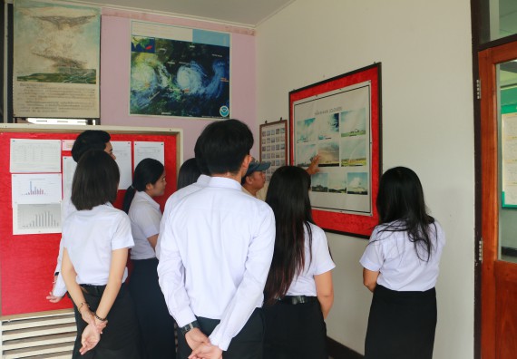 ภาพกิจกรรม โปรแกรมวิชาวิทยาศาสตร์สิ่งแวดล้อม จัดกิจกรรมการเรียนรู้นอกสถานที่ เรื่อง การตรวจวัดสภาพภูมิอากาศ