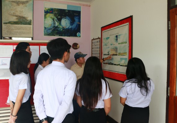 ภาพกิจกรรม โปรแกรมวิชาวิทยาศาสตร์สิ่งแวดล้อม จัดกิจกรรมการเรียนรู้นอกสถานที่ เรื่อง การตรวจวัดสภาพภูมิอากาศ