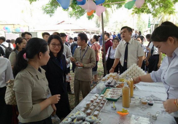 ภาพกิจกรรม คณะวิทยาศาสตร์และเทคโนโลยี เข้าร่วมงานนิทรรศการและการประชุมวิชาการด้านวิทยาศาสตร์