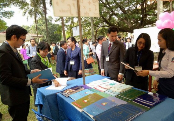 ภาพกิจกรรม คณะวิทยาศาสตร์และเทคโนโลยี เข้าร่วมงานนิทรรศการและการประชุมวิชาการด้านวิทยาศาสตร์