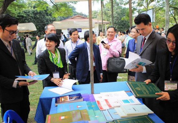 ภาพกิจกรรม คณะวิทยาศาสตร์และเทคโนโลยี เข้าร่วมงานนิทรรศการและการประชุมวิชาการด้านวิทยาศาสตร์