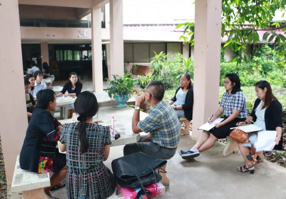 ภาพกิจกรรม คณะวิทยาศาสตร์และเทคโนโลยี จัดการประชุมเพื่อหารือแนวทางจัดกิจกรรมอบรมการจัดการเรียนการสอนเป็นภาษาอังกฤษ