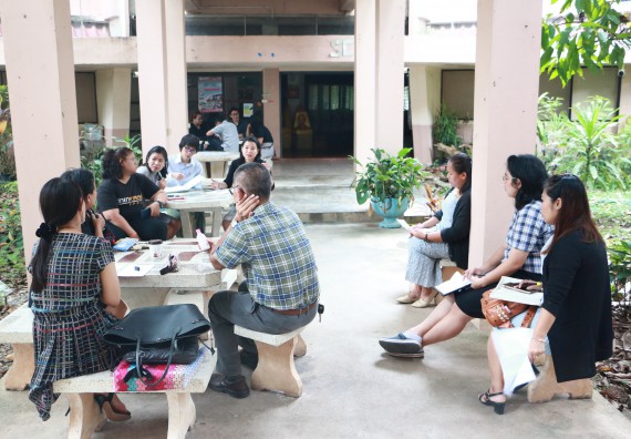 ภาพกิจกรรม คณะวิทยาศาสตร์และเทคโนโลยี จัดการประชุมเพื่อหารือแนวทางจัดกิจกรรมอบรมการจัดการเรียนการสอนเป็นภาษาอังกฤษ