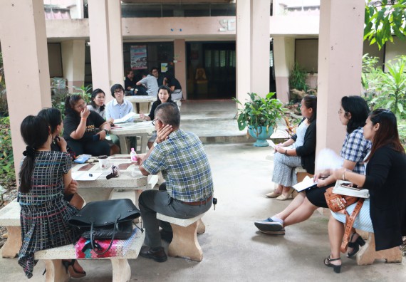 ภาพกิจกรรม คณะวิทยาศาสตร์และเทคโนโลยี จัดการประชุมเพื่อหารือแนวทางจัดกิจกรรมอบรมการจัดการเรียนการสอนเป็นภาษาอังกฤษ