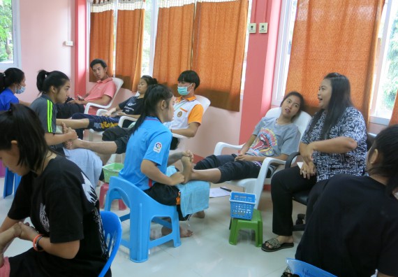 ภาพกิจกรรม โปรแกรมวิชาสาธารณสุขศาสตร์ อบรมการนวดเท้าเพื่อสุขภาพ
