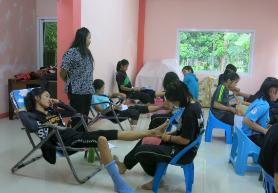 ภาพกิจกรรม โปรแกรมวิชาสาธารณสุขศาสตร์ อบรมการนวดเท้าเพื่อสุขภาพ