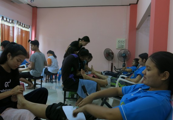 ภาพกิจกรรม โปรแกรมวิชาสาธารณสุขศาสตร์ อบรมการนวดเท้าเพื่อสุขภาพ