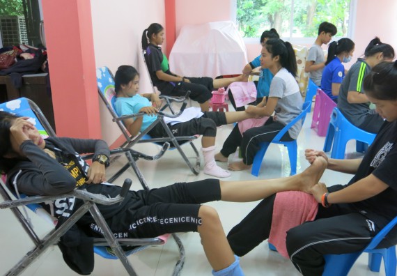 ภาพกิจกรรม โปรแกรมวิชาสาธารณสุขศาสตร์ อบรมการนวดเท้าเพื่อสุขภาพ