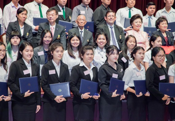 ภาพกิจกรรม นักศึกษาคณะวิทยาศาสตร์และเทคโนโลยี ชั้นปีที่ 1 และชั้นปีที่ 4	ได้รับรางวัลและทุนการศึกษาทางวิทยาศาสตร์ ประจำปี พ.ศ. 2560