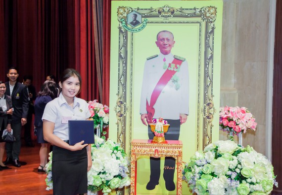 ภาพกิจกรรม นักศึกษาคณะวิทยาศาสตร์และเทคโนโลยี ชั้นปีที่ 1 และชั้นปีที่ 4	ได้รับรางวัลและทุนการศึกษาทางวิทยาศาสตร์ ประจำปี พ.ศ. 2560