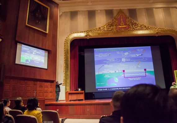 ภาพกิจกรรม นักศึกษาคณะวิทยาศาสตร์และเทคโนโลยี ชั้นปีที่ 1 และชั้นปีที่ 4	ได้รับรางวัลและทุนการศึกษาทางวิทยาศาสตร์ ประจำปี พ.ศ. 2560