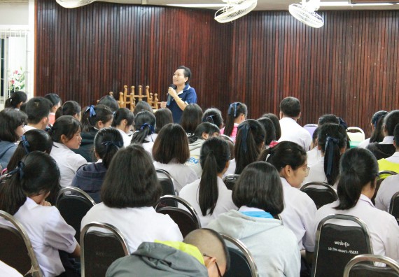 ภาพกิจกรรม คณะวิทยาศาสตร์และเทคโนโลยี จัดกิจกรรมค่ายวิทยาศาสตร์โรงเรียนตากพิทยาคม ระดับมัธยมศึกษาปีที่ 5