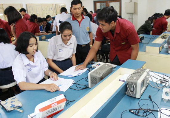 ภาพกิจกรรม คณะวิทยาศาสตร์และเทคโนโลยี จัดกิจกรรมค่ายวิทยาศาสตร์โรงเรียนตากพิทยาคม ระดับมัธยมศึกษาปีที่ 5