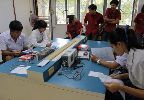 ภาพกิจกรรม คณะวิทยาศาสตร์และเทคโนโลยี จัดกิจกรรมค่ายวิทยาศาสตร์โรงเรียนตากพิทยาคม ระดับมัธยมศึกษาปีที่ 5