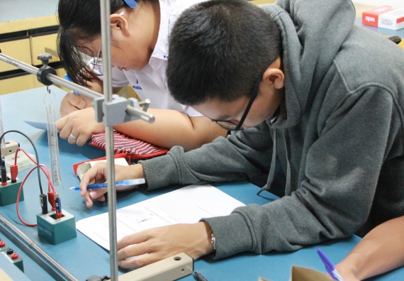 ภาพกิจกรรม คณะวิทยาศาสตร์และเทคโนโลยี จัดกิจกรรมค่ายวิทยาศาสตร์โรงเรียนตากพิทยาคม ระดับมัธยมศึกษาปีที่ 5