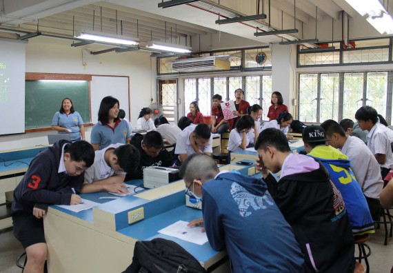 ภาพกิจกรรม คณะวิทยาศาสตร์และเทคโนโลยี จัดกิจกรรมค่ายวิทยาศาสตร์โรงเรียนตากพิทยาคม ระดับมัธยมศึกษาปีที่ 5