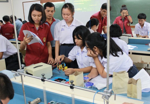 ภาพกิจกรรม คณะวิทยาศาสตร์และเทคโนโลยี จัดกิจกรรมค่ายวิทยาศาสตร์โรงเรียนตากพิทยาคม ระดับมัธยมศึกษาปีที่ 5