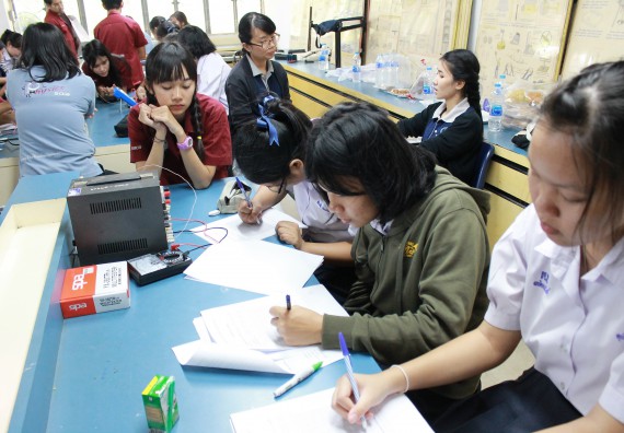 ภาพกิจกรรม คณะวิทยาศาสตร์และเทคโนโลยี จัดกิจกรรมค่ายวิทยาศาสตร์โรงเรียนตากพิทยาคม ระดับมัธยมศึกษาปีที่ 5