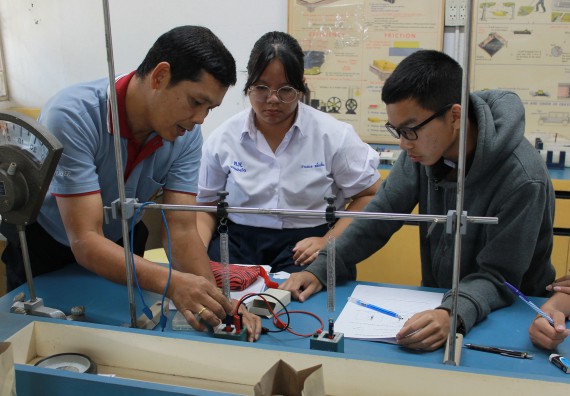 ภาพกิจกรรม คณะวิทยาศาสตร์และเทคโนโลยี จัดกิจกรรมค่ายวิทยาศาสตร์โรงเรียนตากพิทยาคม ระดับมัธยมศึกษาปีที่ 5