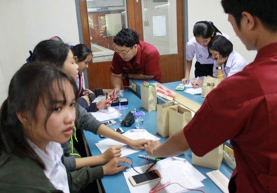 ภาพกิจกรรม คณะวิทยาศาสตร์และเทคโนโลยี จัดกิจกรรมค่ายวิทยาศาสตร์โรงเรียนตากพิทยาคม ระดับมัธยมศึกษาปีที่ 5