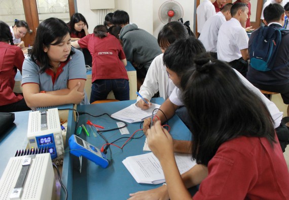 ภาพกิจกรรม คณะวิทยาศาสตร์และเทคโนโลยี จัดกิจกรรมค่ายวิทยาศาสตร์โรงเรียนตากพิทยาคม ระดับมัธยมศึกษาปีที่ 5