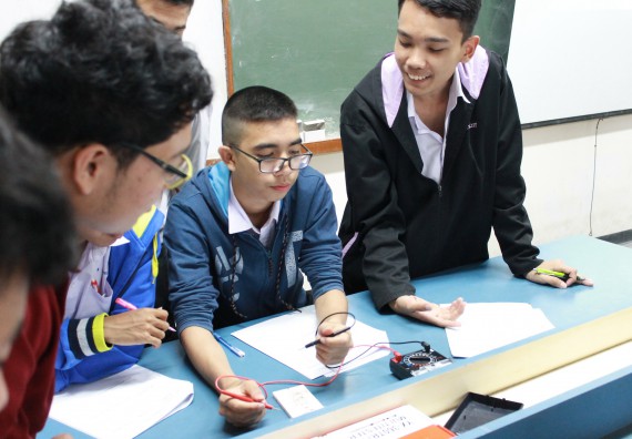 ภาพกิจกรรม คณะวิทยาศาสตร์และเทคโนโลยี จัดกิจกรรมค่ายวิทยาศาสตร์โรงเรียนตากพิทยาคม ระดับมัธยมศึกษาปีที่ 5