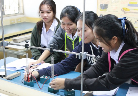 ภาพกิจกรรม คณะวิทยาศาสตร์และเทคโนโลยี จัดกิจกรรมค่ายวิทยาศาสตร์โรงเรียนตากพิทยาคม ระดับมัธยมศึกษาปีที่ 5