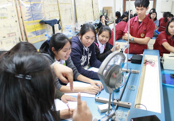 ภาพกิจกรรม คณะวิทยาศาสตร์และเทคโนโลยี จัดกิจกรรมค่ายวิทยาศาสตร์โรงเรียนตากพิทยาคม ระดับมัธยมศึกษาปีที่ 5