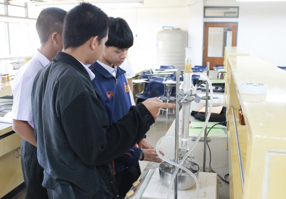 ภาพกิจกรรม คณะวิทยาศาสตร์และเทคโนโลยี จัดกิจกรรมค่ายวิทยาศาสตร์โรงเรียนตากพิทยาคม ระดับมัธยมศึกษาปีที่ 5