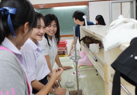 ภาพกิจกรรม คณะวิทยาศาสตร์และเทคโนโลยี จัดกิจกรรมค่ายวิทยาศาสตร์โรงเรียนตากพิทยาคม ระดับมัธยมศึกษาปีที่ 5