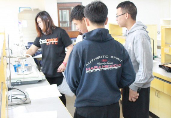 ภาพกิจกรรม คณะวิทยาศาสตร์และเทคโนโลยี จัดกิจกรรมค่ายวิทยาศาสตร์โรงเรียนตากพิทยาคม ระดับมัธยมศึกษาปีที่ 5