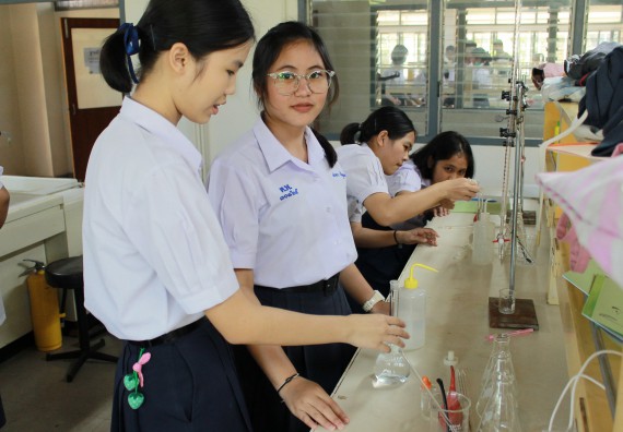 ภาพกิจกรรม คณะวิทยาศาสตร์และเทคโนโลยี จัดกิจกรรมค่ายวิทยาศาสตร์โรงเรียนตากพิทยาคม ระดับมัธยมศึกษาปีที่ 5