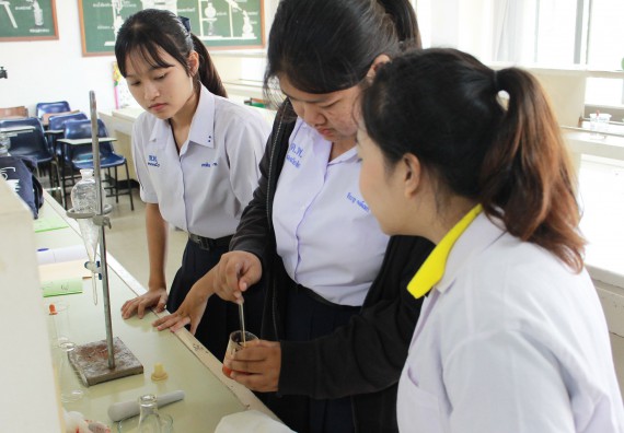 ภาพกิจกรรม คณะวิทยาศาสตร์และเทคโนโลยี จัดกิจกรรมค่ายวิทยาศาสตร์โรงเรียนตากพิทยาคม ระดับมัธยมศึกษาปีที่ 5